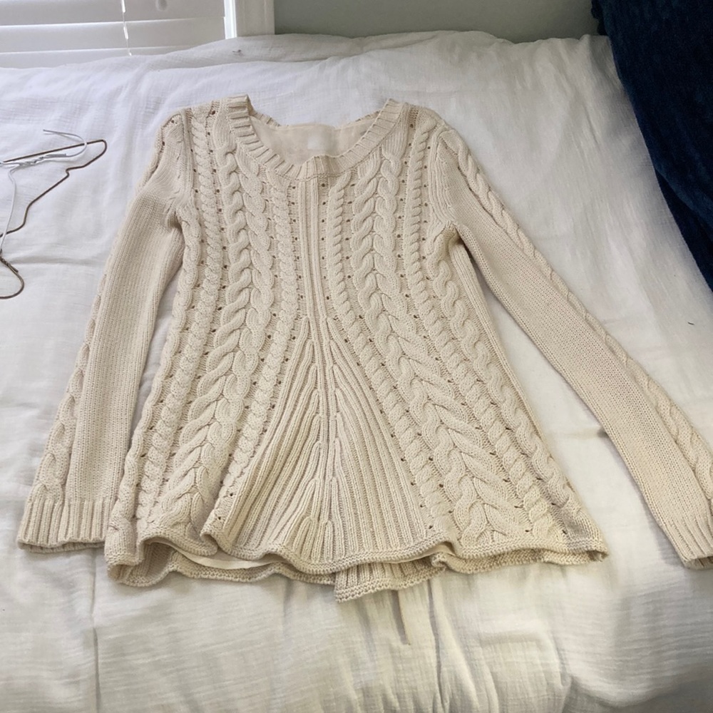 Creamed color sweater
